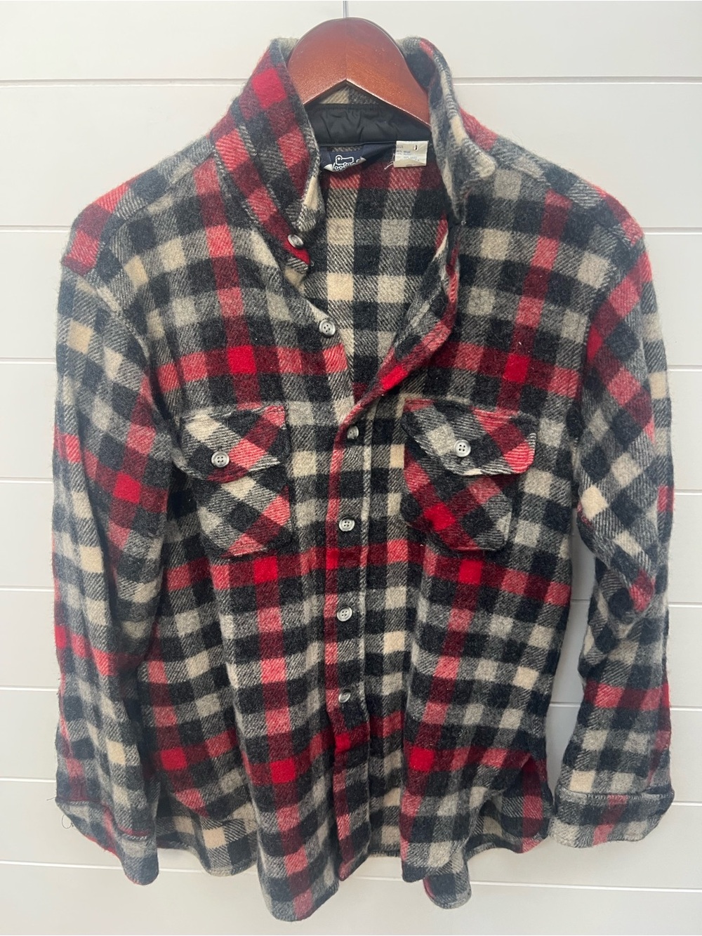 Vintage Woolrich Wool Plaid Shirt Jacket Large USA Red Black Work Womens